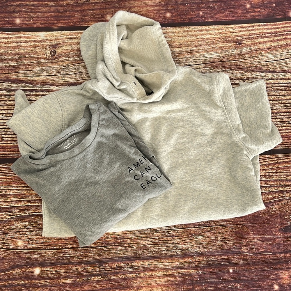 American Eagle T shirt with Short Sleeve Hoodie Sz Small